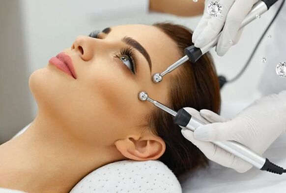 माइक्रोक्रैक थेरेपी - चेहरे की त्वचा के कायाकल्प की एक हार्डवेयर विधि